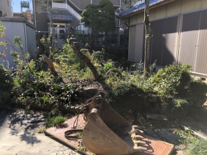 【Ｈ様】境界が不明で、昔は水路が流れていた土地です。販売できるかどうか、見て欲しいです。