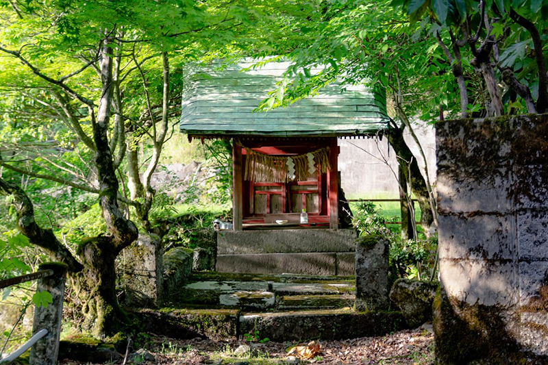 祠の撤去費用・撤去方法は?不動産売却時の注意点を解説